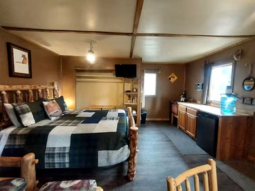 Wrangell-St.Elias National Park Glamping Cabin for an Alaskan Outdoor Adventure - Nabesna, Alaska - glamping.directory