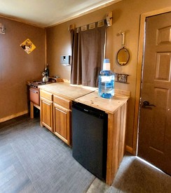 Wrangell-St.Elias National Park Glamping Cabin for an Alaskan Outdoor Adventure - Nabesna, Alaska - glamping.directory