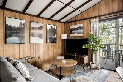 Modern Mountainside Cabin with Hot Tub, Fire Pit, Large Deck and Covered Porch - Perfect for Your Family Getaway in Hedgesville, WV - Hedgesville, West Virginia - glamping.directory