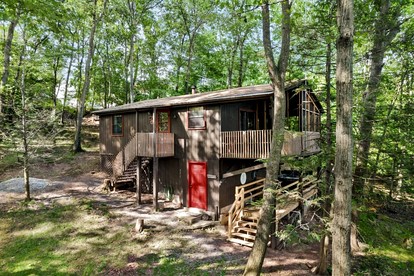 Modern Mountainside Cabin with Hot Tub, Fire Pit, Large Deck and Covered Porch - Perfect for Your Family Getaway in Hedgesville, WV - glamping.directory