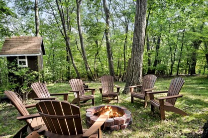 Modern Mountainside Cabin with Hot Tub, Fire Pit, Large Deck and Covered Porch - Perfect for Your Family Getaway in Hedgesville, WV - Hedgesville, West Virginia - glamping.directory