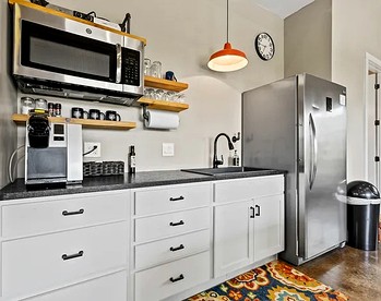 Wonderful Open-Plan Cottage for a Fantastic Family Retreat to Texas Hill Country near Dripping Springs, Texas - Dripping Springs, Texas - glamping.directory