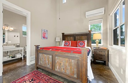 Wonderful Open-Plan Cottage for a Fantastic Family Retreat to Texas Hill Country near Dripping Springs, Texas - Dripping Springs, Texas - glamping.directory