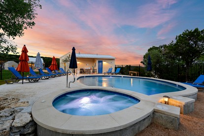 Wonderful Open-Plan Cottage for a Fantastic Family Retreat to Texas Hill Country near Dripping Springs, Texas - Dripping Springs, Texas - glamping.directory