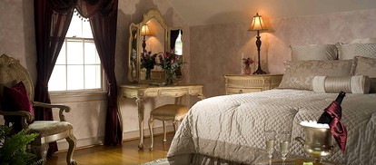 Opulent Suite Rental for Two Perfect for a Luxury Vacation in Williamsburg, Virginia - Williamsburg, Virginia - glamping.directory