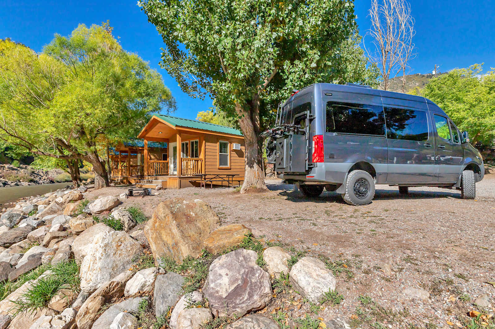 Glenwood Springs Lodging & RV Sites - Glenwood Springs, Colorado - glamping.directory