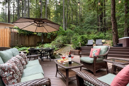 Dog Friendly, Charming Cabin with Hot Tub close to Russian River Wineries and Pacific Coastline, California - Guerneville, California - glamping.directory