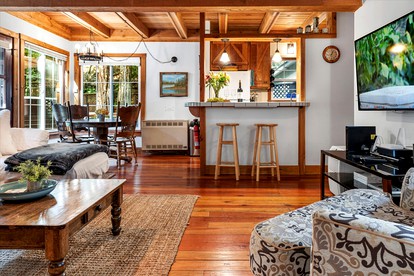 Dog Friendly, Charming Cabin with Hot Tub close to Russian River Wineries and Pacific Coastline, California - Guerneville, California - glamping.directory