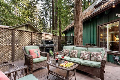 Dog Friendly, Charming Cabin with Hot Tub close to Russian River Wineries and Pacific Coastline, California - Guerneville, California - glamping.directory