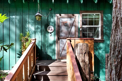 Dog Friendly, Charming Cabin with Hot Tub close to Russian River Wineries and Pacific Coastline, California - Guerneville, California - glamping.directory