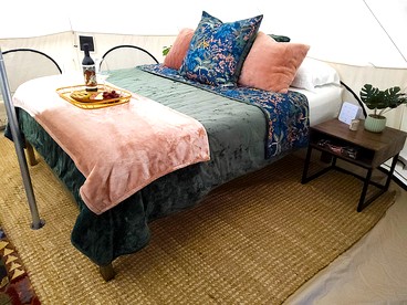 Cozy Bell Tent at an Adults-Only Boutique Outdoor Retreat near Talkeenta, Alaska - Talkeetna, Alaska - glamping.directory