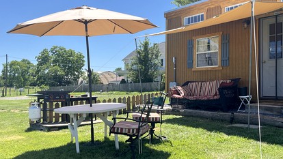 Cozy Tiny House with Fire Pit and Barbecue in Mount Jackson, Virginia - Edinburg, Virginia - glamping.directory