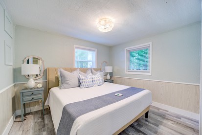Cute Cabin Rental for Lovely Glamping Trips on Lake Michigan - Muskegon, Michigan - glamping.directory