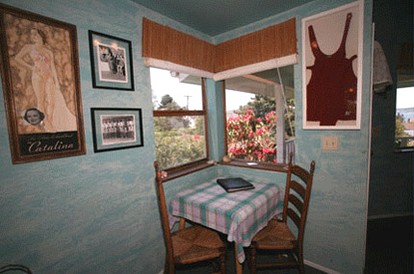 Rustic Cottage Rental with Puget Sound Views in Langley, Washington - Langley, Washington - glamping.directory