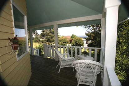 Rustic Cottage Rental with Puget Sound Views in Langley, Washington - Langley, Washington - glamping.directory