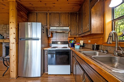 Wonderful Mountain Cabin Rental with a Fire Pit in Smithville, Oklahoma - Smithville, Oklahoma - glamping.directory