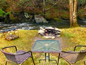 Romantic Getaway near White Mountain National Forest in Lisbon, New Hampshire - Lisbon, New Hampshire - glamping.directory