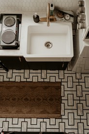 Charming Tiny House Rental on a Farm in Frederickburg, Texas - Perfect for a Romantic Glamping Retreat - Fredericksburg, Texas - glamping.directory