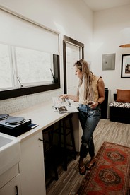 Charming Tiny House Rental on a Farm in Frederickburg, Texas - Perfect for a Romantic Glamping Retreat - Fredericksburg, Texas - glamping.directory