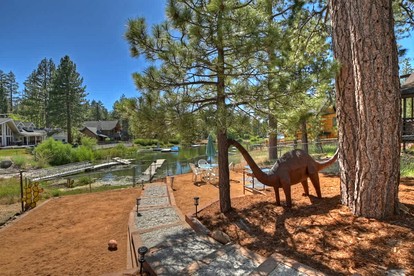 Lakeside Luxury: Lakefront Cabin with Hot Tub in Big Bear Lake, California - Big Bear Lake, California - glamping.directory