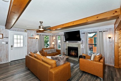 Lakeside Luxury: Lakefront Cabin with Hot Tub in Big Bear Lake, California - Big Bear Lake, California - glamping.directory