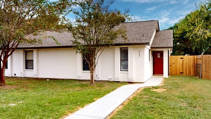 Modern Escape with Designer Touches & Relaxing Lounge in College Station, Texas - glamping.directory