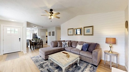 Modern Escape with Designer Touches & Relaxing Lounge in College Station, Texas - College Station, Texas - glamping.directory