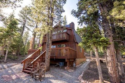 The Ultimate Family Getaway at this Glamping Cabin in Duck Creek Village, Utah - glamping.directory
