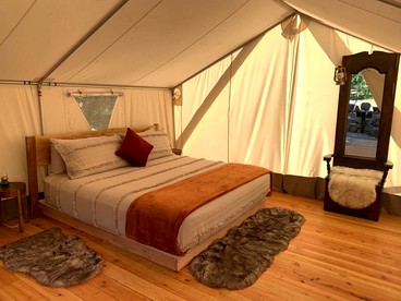 Gorgeous Glamping Tent with a Fire Pit near Umpqua National Forest, Oregon - Idleyld Park, Oregon - glamping.directory