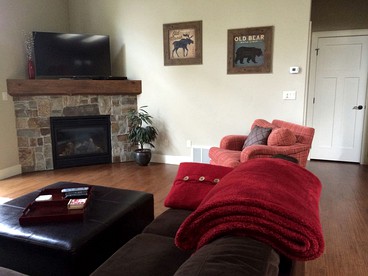Cozy Four-Bedroom Cabin Getaway near Whitefish Mountain Resort in Montana - glamping.directory