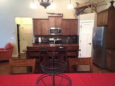 Cozy Four-Bedroom Cabin Getaway near Whitefish Mountain Resort in Montana - Columbia Falls, Montana - glamping.directory