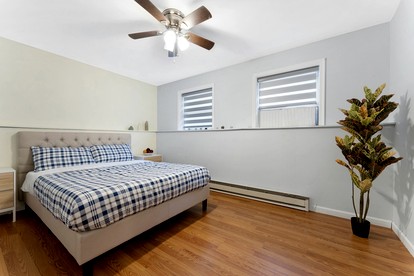 Gorgeous Cottage with Swimming Pool, Sauna and Hot-tub in East Stroudsburg, Pennsylvania - East Stroudsburg, Pennsylvania - glamping.directory