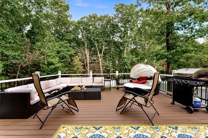 Gorgeous Cottage with Swimming Pool, Sauna and Hot-tub in East Stroudsburg, Pennsylvania - East Stroudsburg, Pennsylvania - glamping.directory