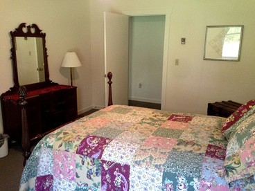 Pet-Friendly Cabin Rental for Family Getaway in Lexington, Virginia - Lexington, Virginia - glamping.directory