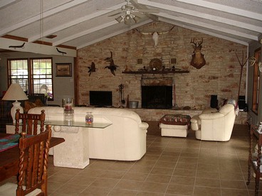 Fantastic Weekend Trip on a Working Cattle Ranch near Austin, Texas - La Grange, Texas - glamping.directory