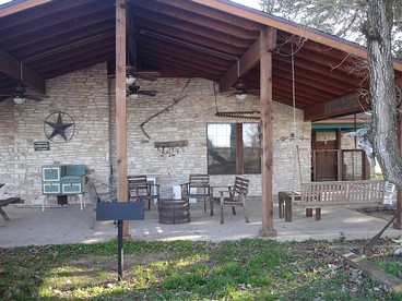 Fantastic Weekend Trip on a Working Cattle Ranch near Austin, Texas - La Grange, Texas - glamping.directory