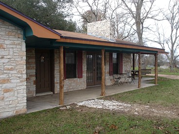 Fantastic Weekend Trip on a Working Cattle Ranch near Austin, Texas - glamping.directory