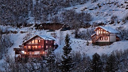 Luxury Cabin Rental with a Hot Tub for Steamboat Springs Getaway in Colorado - Steamboat Springs, Colorado - glamping.directory