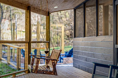 Smoky Mountain Cabin Retreat with Hot Tub, Game Room, Mini Golf & Creek Views in Pigeon Forge, Tennessee - Pigeon Forge, Tennessee - glamping.directory