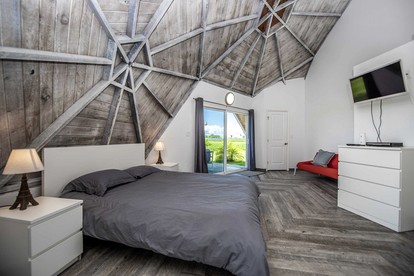 Lakefront Studio Dome for 3 with Kitchen & Patio | Near Orlando Nature Escape - Clermont, Florida - glamping.directory