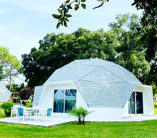 Lakefront Studio Dome for 3 with Kitchen & Patio | Near Orlando Nature Escape - Clermont, Florida - glamping.directory