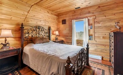 Incredible Spacious Barn for a Unique Escape in Nature in Cripple Creek, Colorado - Cripple Creek, Colorado - glamping.directory