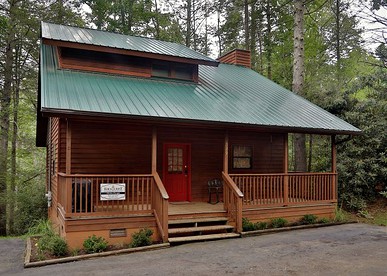 Dog-Friendly Cabin with Hot Tub near Great Smoky Mountains National Park, Tennessee - glamping.directory