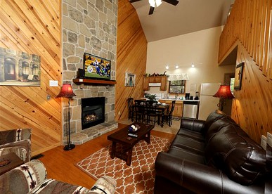 Dog-Friendly Cabin with Hot Tub near Great Smoky Mountains National Park, Tennessee - Gatlinburg, Tennessee - glamping.directory