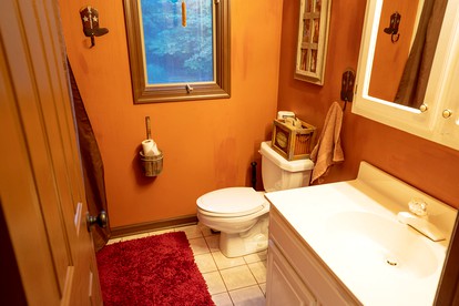Luxury Cabin Rental with Beautiful Creek Views in Peterstown, West Virginia - Peterstown, West Virginia - glamping.directory