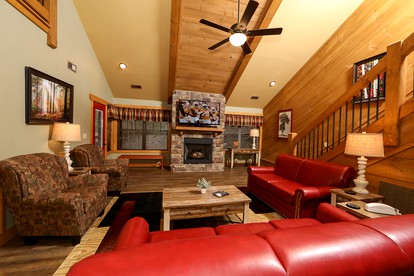 Picturesque Cabin with Game Room and Outdoor Pool in Gatlinburg, Tennessee - Gatlinburg, Tennessee - glamping.directory