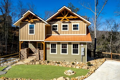 Picturesque Cabin with Game Room and Outdoor Pool in Gatlinburg, Tennessee - Gatlinburg, Tennessee - glamping.directory