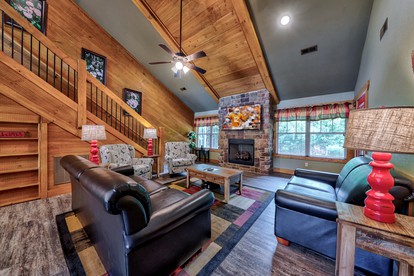 Picturesque Cabin with Game Room and Outdoor Pool in Gatlinburg, Tennessee - Gatlinburg, Tennessee - glamping.directory