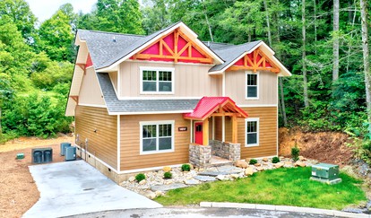 Picturesque Cabin with Game Room and Outdoor Pool in Gatlinburg, Tennessee - Gatlinburg, Tennessee - glamping.directory