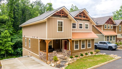 Picturesque Cabin with Game Room and Outdoor Pool in Gatlinburg, Tennessee - Gatlinburg, Tennessee - glamping.directory